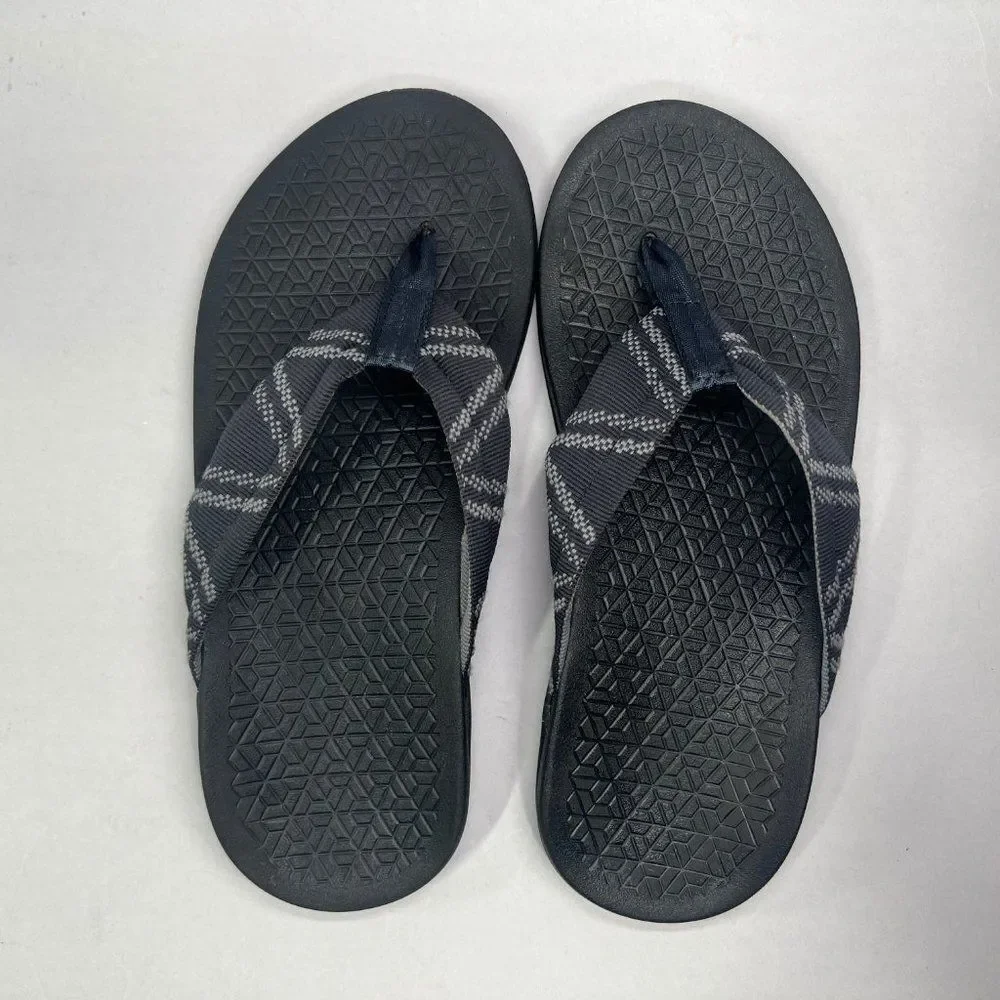 Chaco Sandals‎ Men's 7 Black & Gray Outdoor Athletic Beach Toe Post Flip Flops